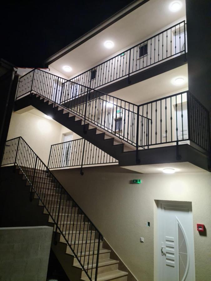 ורסי Appartments Akrapovic מראה חיצוני תמונה